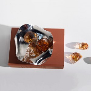 Серебряный волнистый поднос