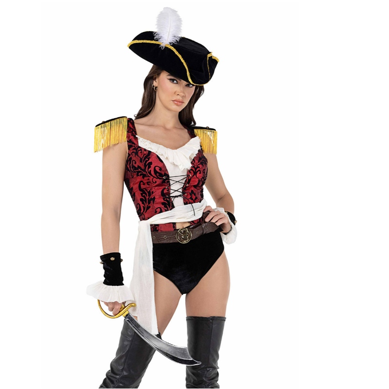 пиратский костюм в открытом море