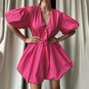 Платье с коротким рукавом 2023