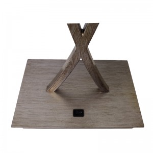 Два легких антикварных серебряных настольных настольных ламп с выключателем на/off в гостях