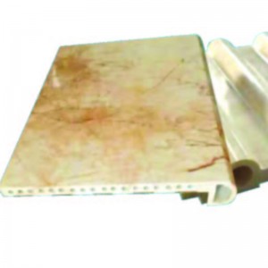 Пластическая экструзионная форма с имитационным мрамором