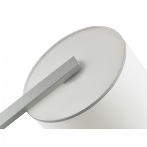 Hiltom Hotel Dofa рядом с торштом с серебряной отделкой в ​​гостях