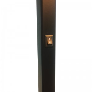 Диван отеля Waterwalk рядом с наемным торцем с матовой черной отделкой в ​​гостях