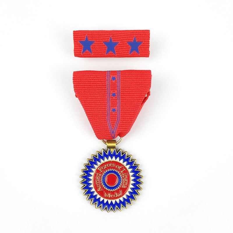 В пользовательских медалях специально изготовлены булавки в лацкане!