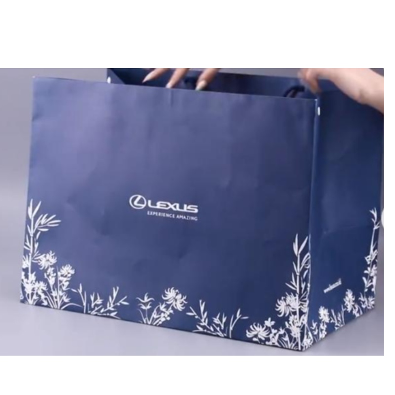 Роскошный матовой подарок для покупок бумажный пакет с логотипом для нестандартной упаковочной сумки