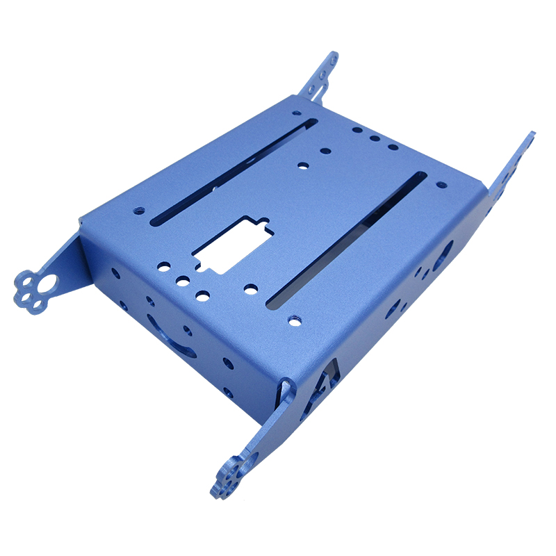 Пользовательская обработка деталей листового металла алюминиевого сплава с анодированной отделкой.