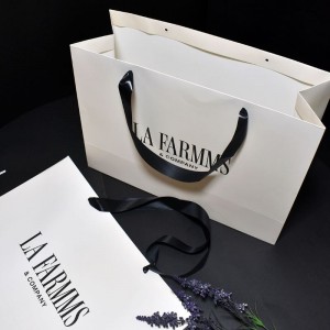 Элегантная крафт-сумка с ленточной ручкой