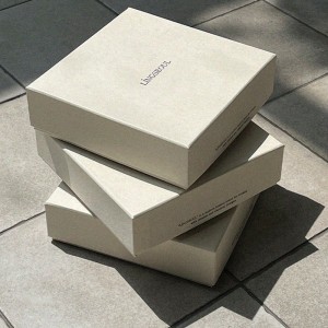 Классическая подарочная коробка элегантности