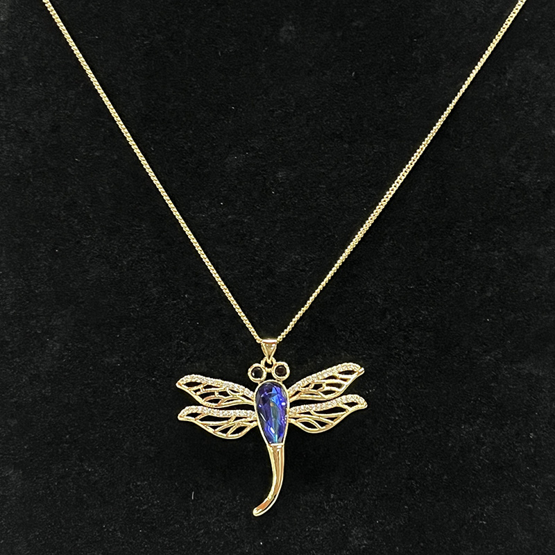 18 тыс. Золото-Подвесное ожерелье для подвески с Dragonfly с синим грандиозным хрустальным телом, черными глазами драгоценных камней и филигранкой для элегантной природы-Вдохновленные украшения