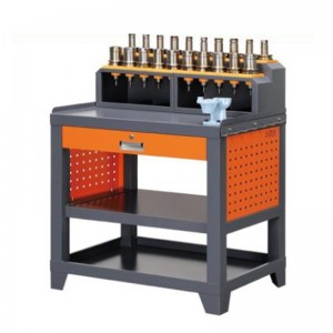 Серый выступает - платформа скамей