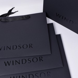 Нуар роскошный бумажный пакет