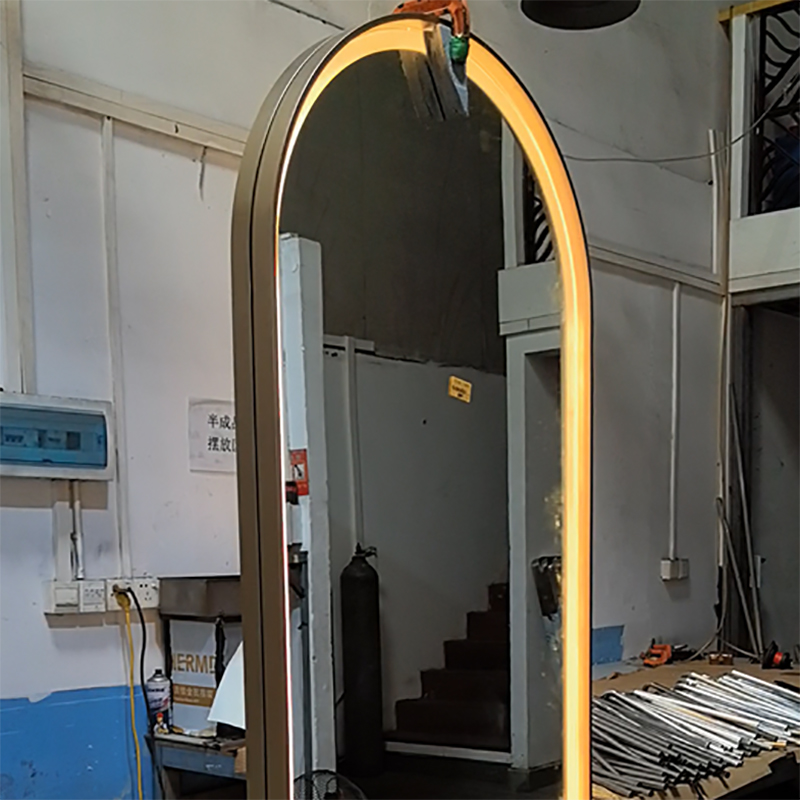 Zotye из нержавеющей стали интегрированная лампа и настраиваемое смарт -зеркало с громкой нержавеющей стали